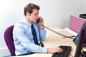 Как получить консультацию жилищного юриста по телефону?